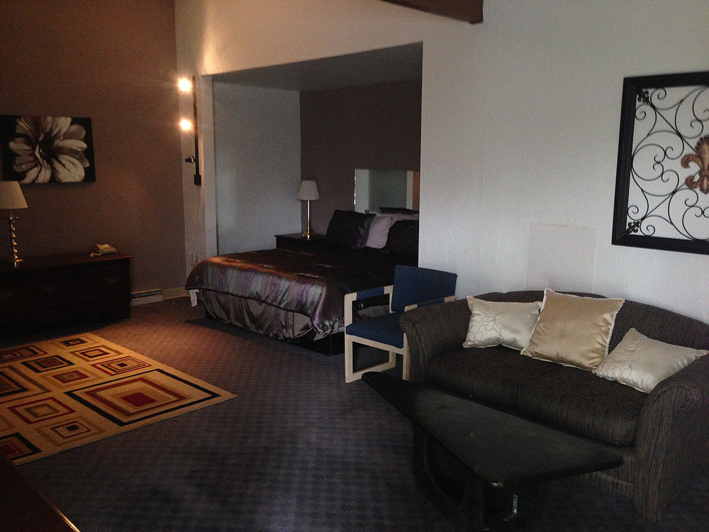 Caravan II Albergo New Castle Bagian luar foto